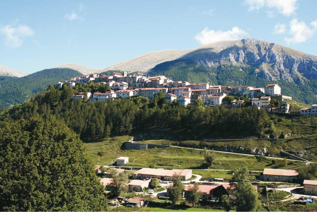 Anticarua B&B Opi Esterno foto