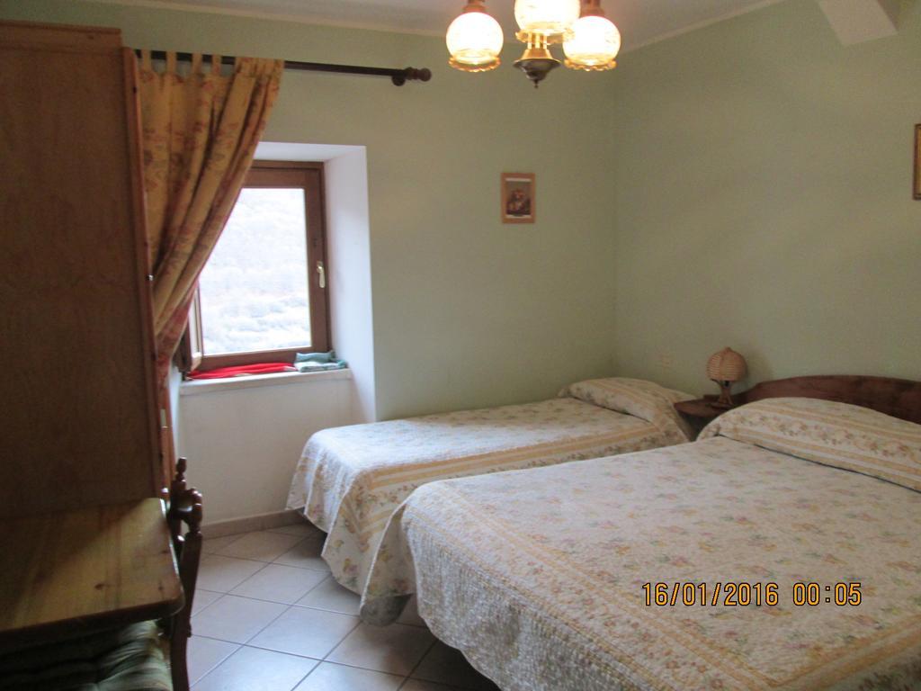 Anticarua B&B Opi Camera foto